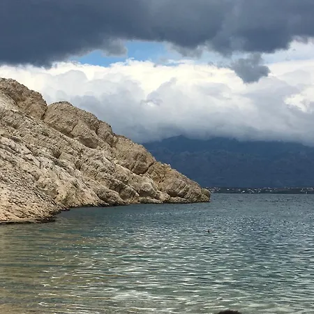 Zerava Nin Semesterbostad *