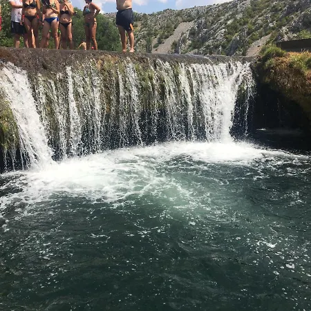 Zerava Nin Vakantiehuis