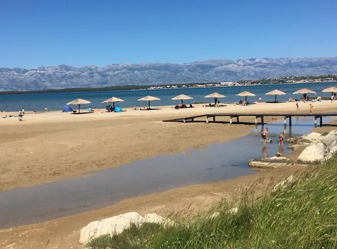 בית נופש Zerava Nin *