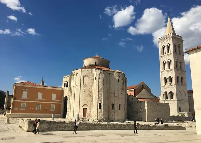 Zerava Nin Nyaraló