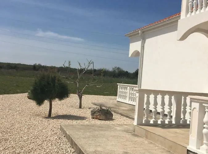 Nyaraló Zerava Nin Dračevac Ninski
